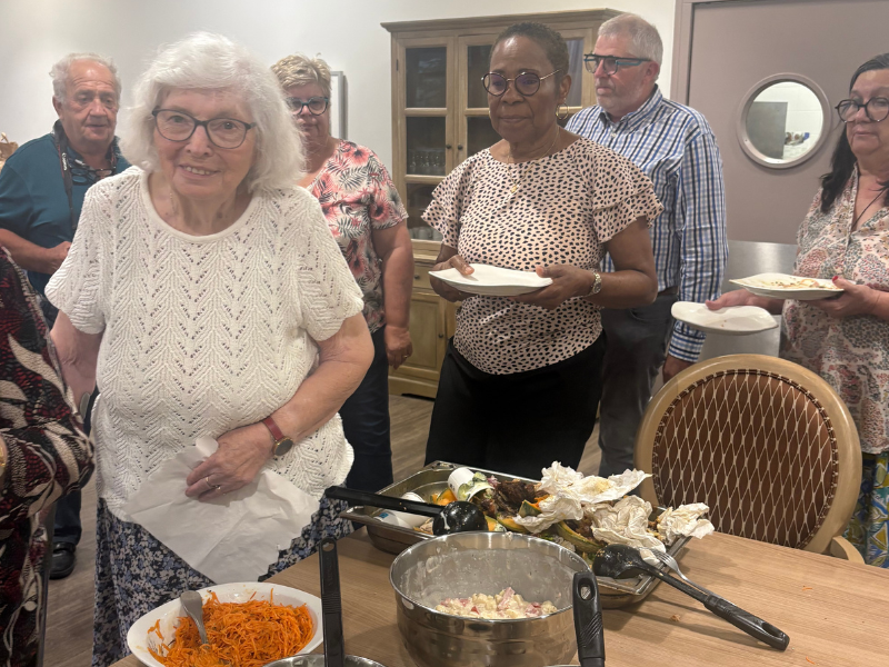Repas convivial : quand les résident·e·s composent le menu et l’ambiance 🥳