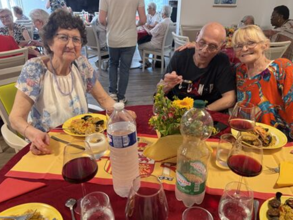 Paella géante à la résidence Yvonne Colas🥘