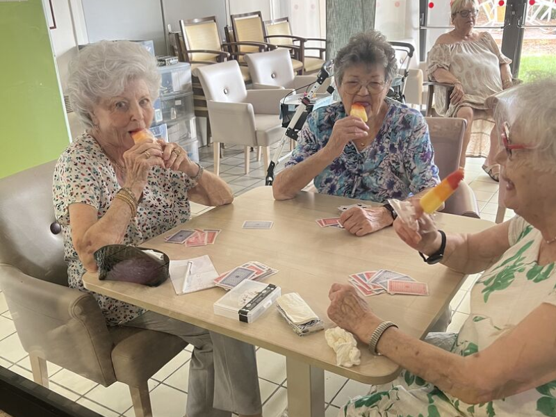 Pause fraîcheur à la résidence Hélène Moutet 🍦