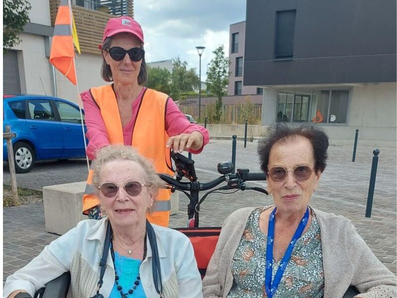 Un été qui roule : les résident·e·s prennent le grand air à vélo🚲